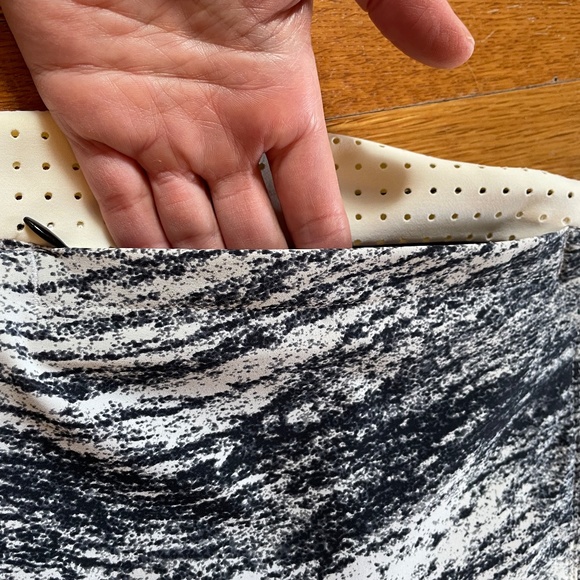 Lululemon Lab Pants Size 4/6 - Picture 2 of 8